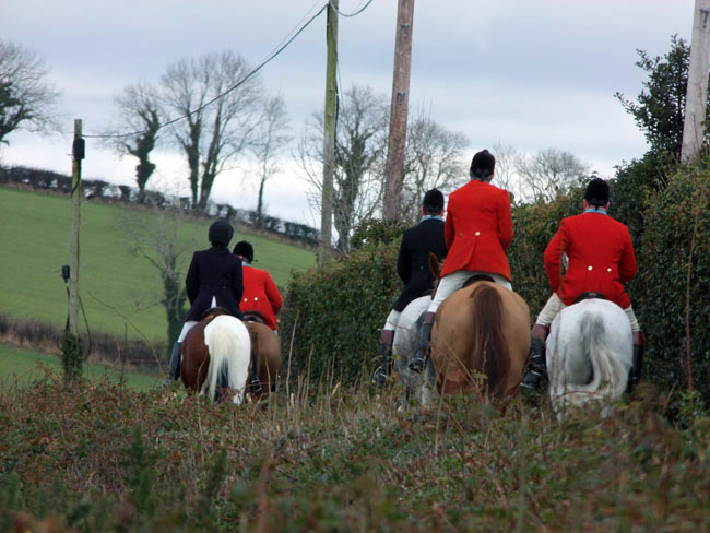 DJ Feeney & his wife C Feeney lead, followed by Joint Masters Caven, Armstrong and Whipper-in Mic